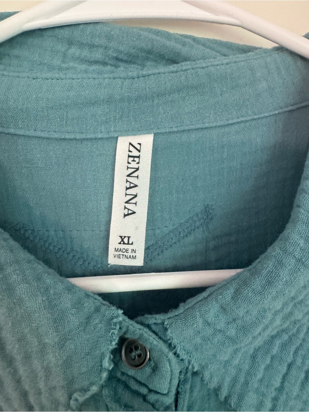 Zenana Outfitters Seafoam Green Casual Button-Down Shirt with Raw Edges Size XL - Picture 2 of 5